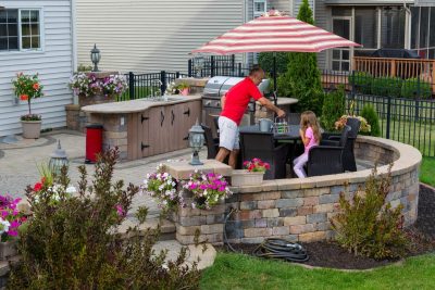 daddy and daughter eating outdoors